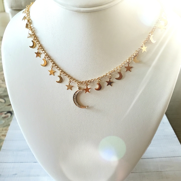 Jewelry - Dainty Star Dangle Moon Goldtone Necklace 🌟🌜⭐